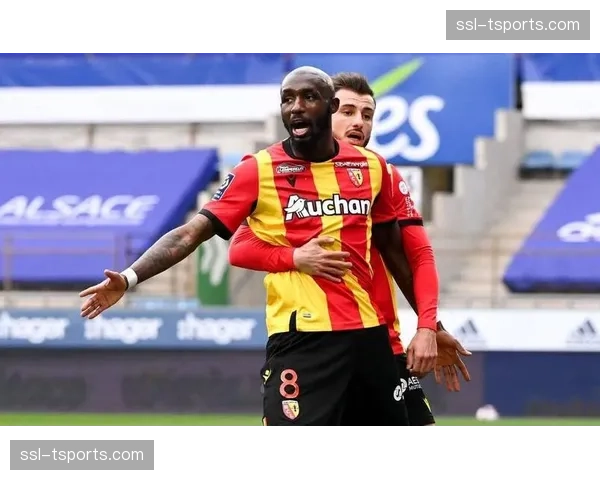 里尔2-0战胜朗斯，赢下北方德比，巩固欧冠席位