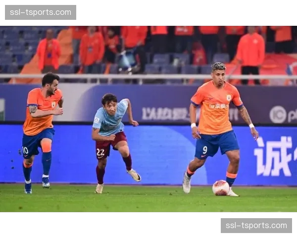 实时：克雷桑禁区外远射破门，山东泰山1-0领先长春亚泰