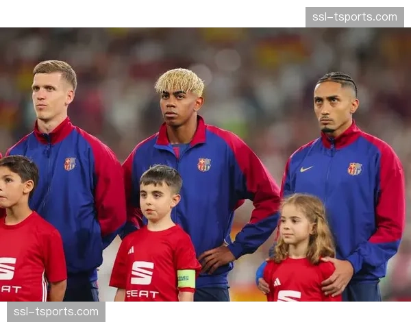 巴萨超2800名铁杆球迷随队远征马德里，客场助威声势浩大