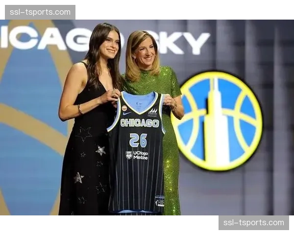 芝加哥天空交易篮板王里斯至梦想，球队边路渗透体系面临重组